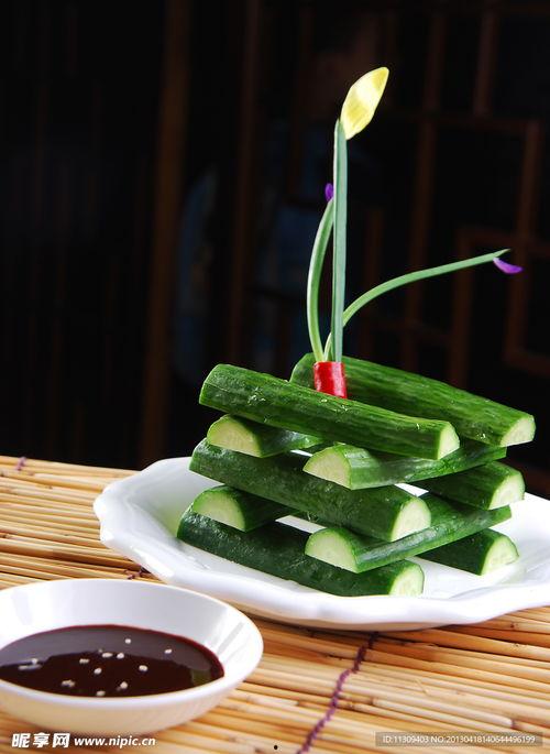 乳瓜蘸酱吃,夏日清新美食新体验